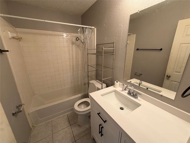 737 Woodland Court, Kennedale, TX 76060