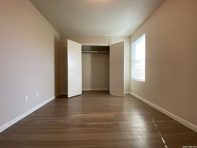 1615 N NAVIDAD ST, San Antonio, TX 78201