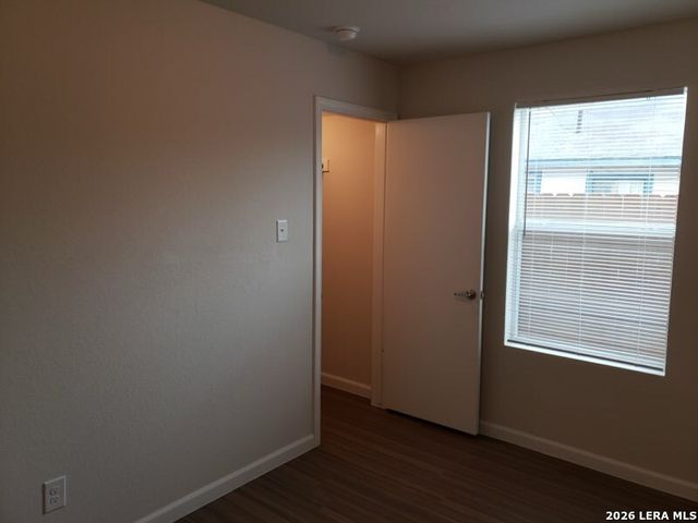1615 N NAVIDAD ST, San Antonio, TX 78201