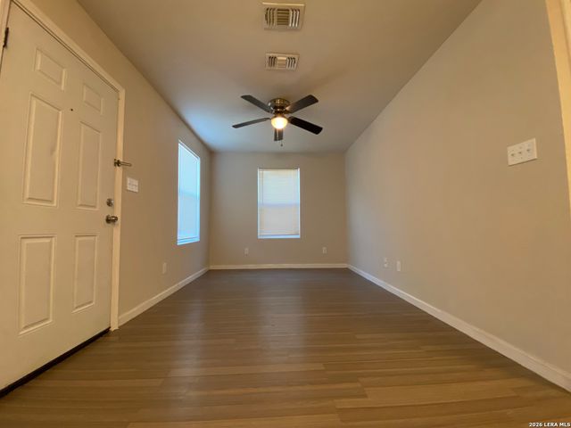 1615 N NAVIDAD ST, San Antonio, TX 78201