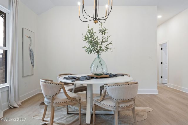 1712 Pelican Avenue, Ocean Springs, MS 39564