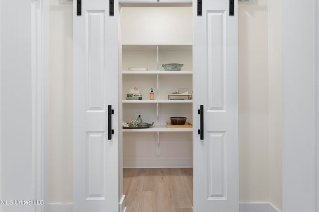 1712 Pelican Avenue, Ocean Springs, MS 39564