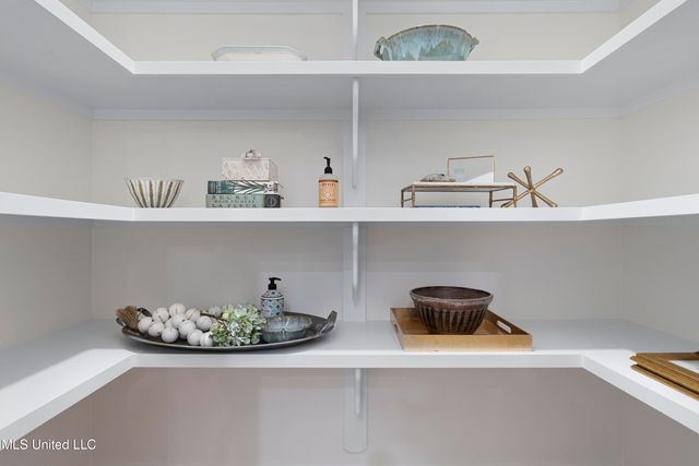 1712 Pelican Avenue, Ocean Springs, MS 39564