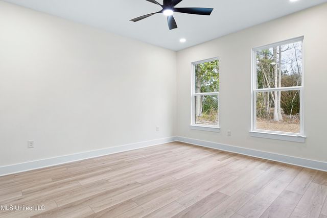 1712 Pelican Avenue, Ocean Springs, MS 39564