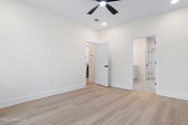 1712 Pelican Avenue, Ocean Springs, MS 39564