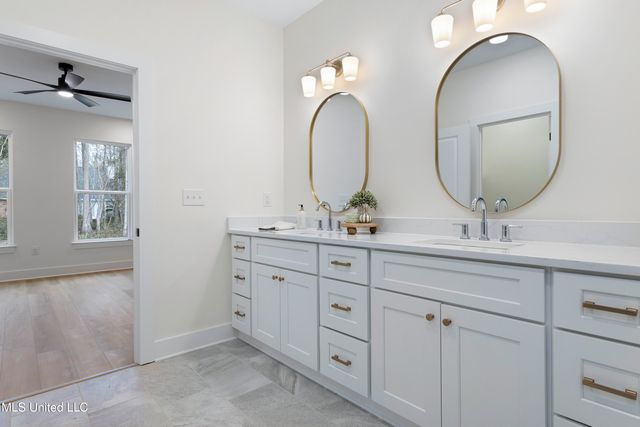 1712 Pelican Avenue, Ocean Springs, MS 39564