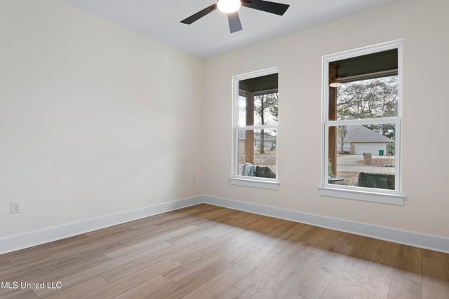 1712 Pelican Avenue, Ocean Springs, MS 39564