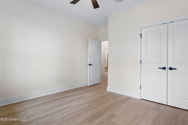 1712 Pelican Avenue, Ocean Springs, MS 39564