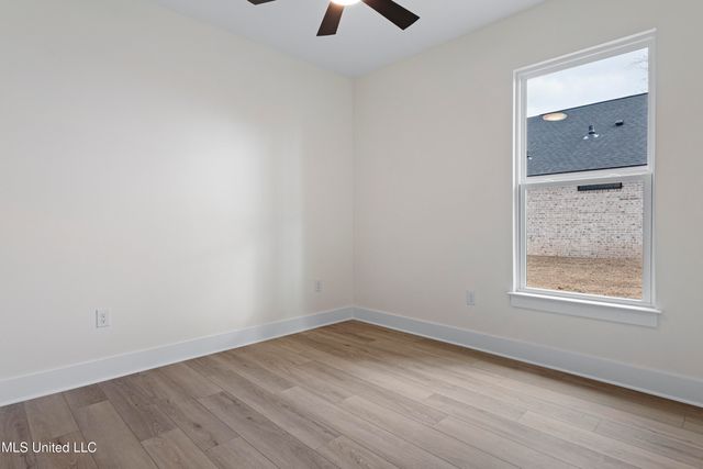 1712 Pelican Avenue, Ocean Springs, MS 39564