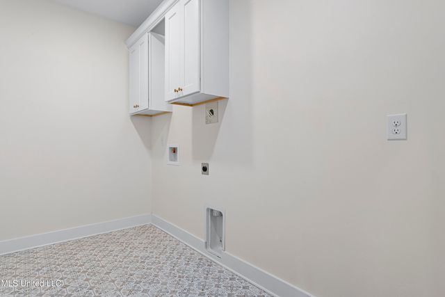 1712 Pelican Avenue, Ocean Springs, MS 39564