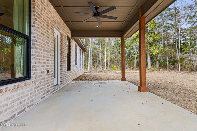 1712 Pelican Avenue, Ocean Springs, MS 39564