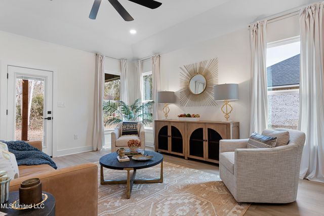 1712 Pelican Avenue, Ocean Springs, MS 39564