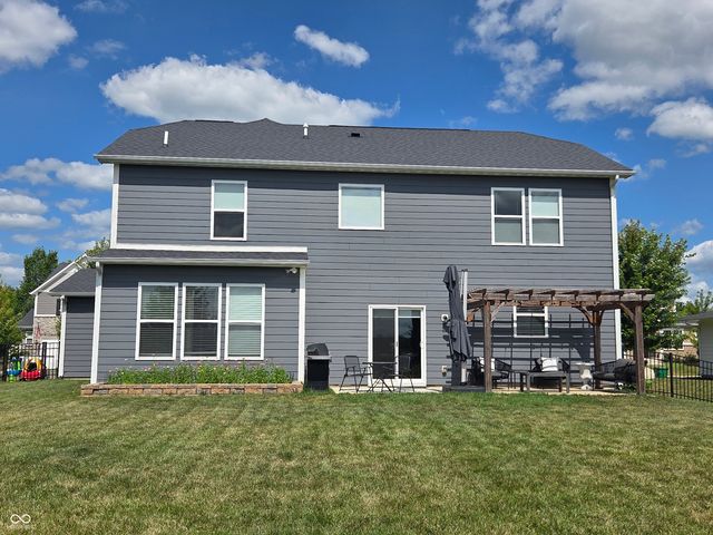 15973 Trestle Drive, Westfield, IN 46074