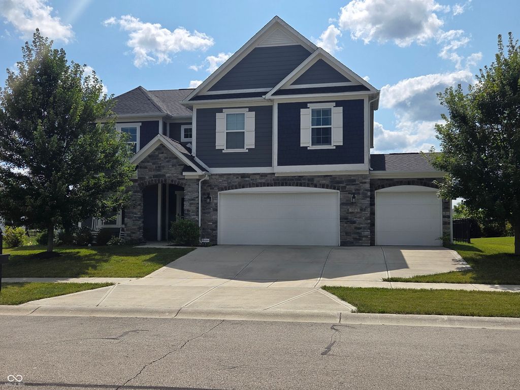 15973 Trestle Drive, Westfield, IN 46074