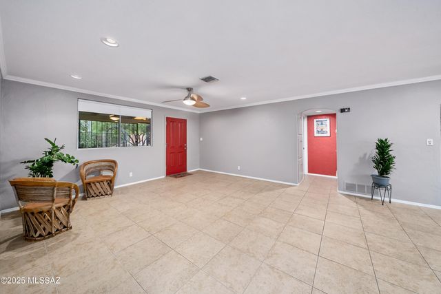 8459 E Desert Steppes Drive, Tucson, AZ 85710