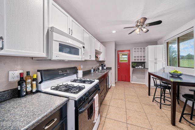 8459 E Desert Steppes Drive, Tucson, AZ 85710