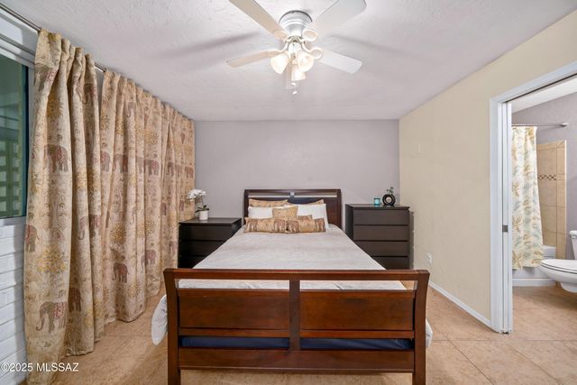 8459 E Desert Steppes Drive, Tucson, AZ 85710