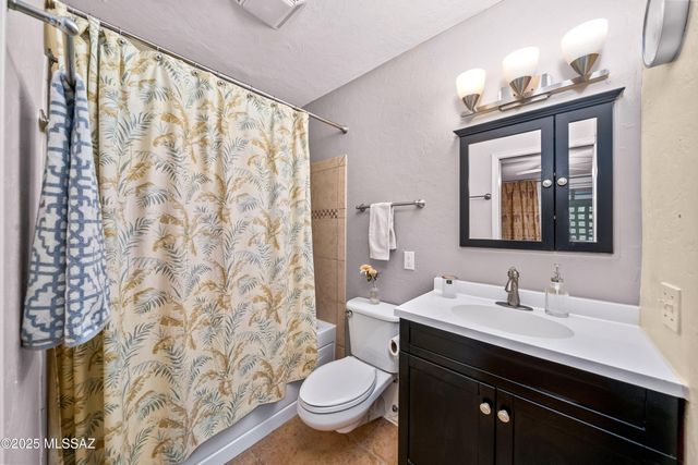 8459 E Desert Steppes Drive, Tucson, AZ 85710