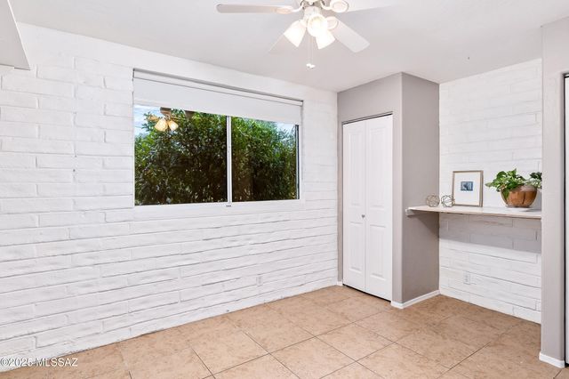 8459 E Desert Steppes Drive, Tucson, AZ 85710