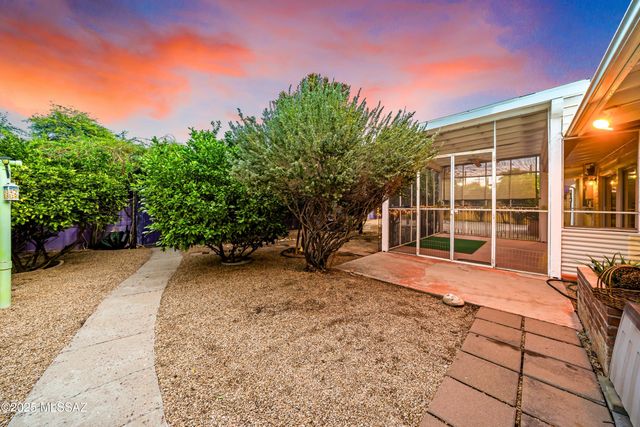 8459 E Desert Steppes Drive, Tucson, AZ 85710