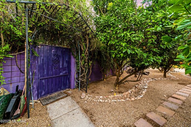 8459 E Desert Steppes Drive, Tucson, AZ 85710