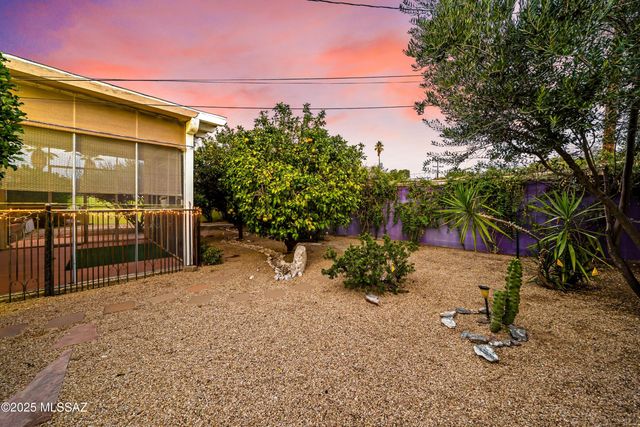 8459 E Desert Steppes Drive, Tucson, AZ 85710