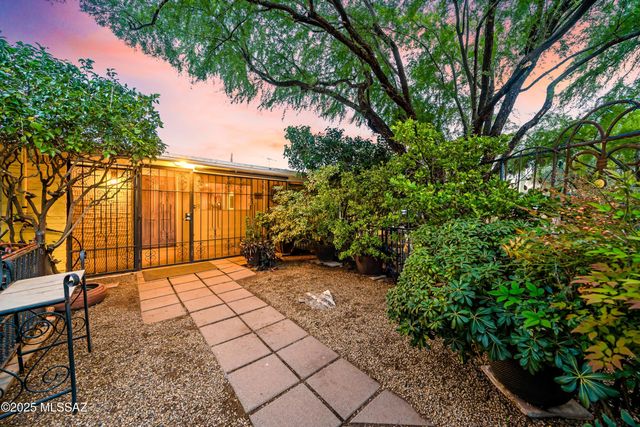 8459 E Desert Steppes Drive, Tucson, AZ 85710