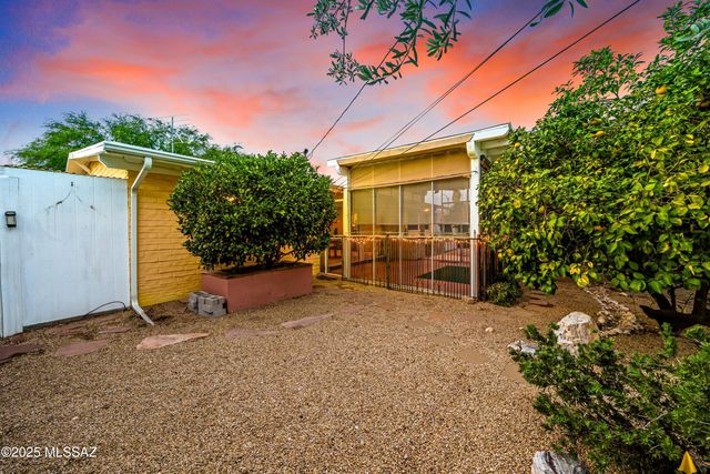 8459 E Desert Steppes Drive, Tucson, AZ 85710