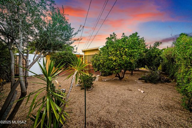 8459 E Desert Steppes Drive, Tucson, AZ 85710