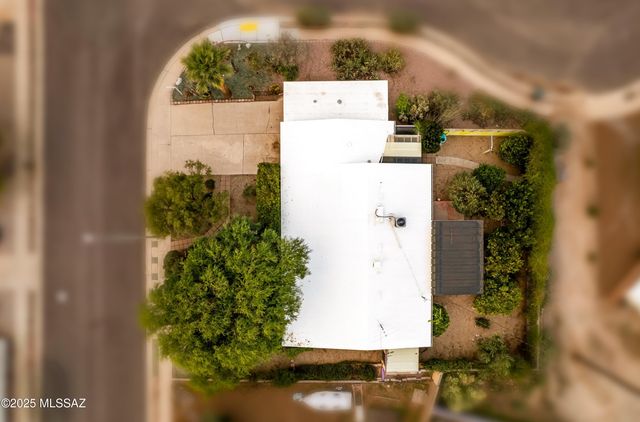 8459 E Desert Steppes Drive, Tucson, AZ 85710