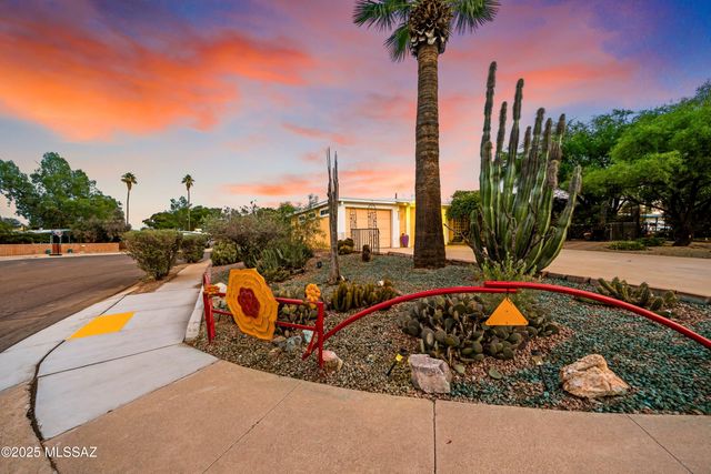 8459 E Desert Steppes Drive, Tucson, AZ 85710