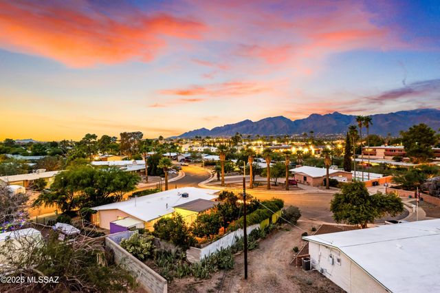 8459 E Desert Steppes Drive, Tucson, AZ 85710