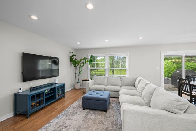 2518 N Ridge Avenue, Arlington Heights, IL 60004