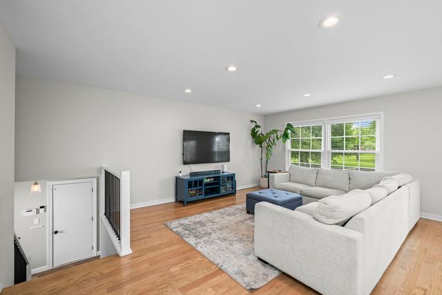 2518 N Ridge Avenue, Arlington Heights, IL 60004
