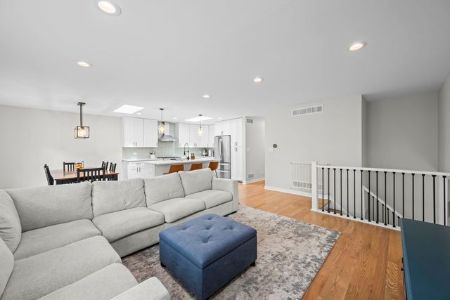 2518 N Ridge Avenue, Arlington Heights, IL 60004