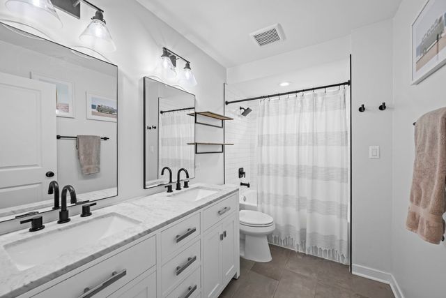 2518 N Ridge Avenue, Arlington Heights, IL 60004