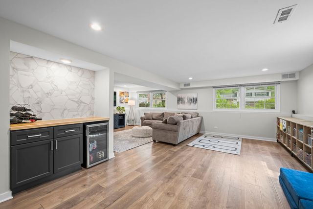 2518 N Ridge Avenue, Arlington Heights, IL 60004