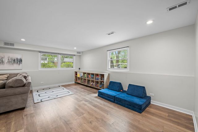 2518 N Ridge Avenue, Arlington Heights, IL 60004