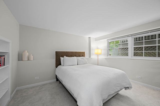 2518 N Ridge Avenue, Arlington Heights, IL 60004
