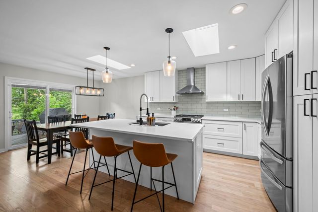 2518 N Ridge Avenue, Arlington Heights, IL 60004
