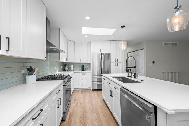 2518 N Ridge Avenue, Arlington Heights, IL 60004