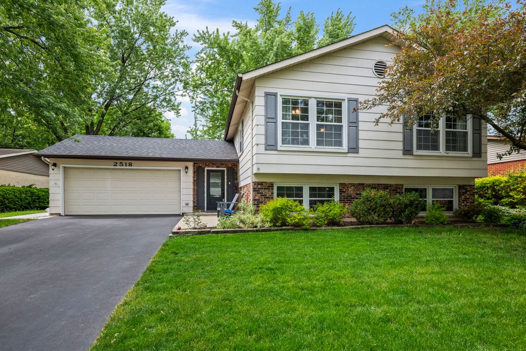 2518 N Ridge Avenue, Arlington Heights, IL 60004