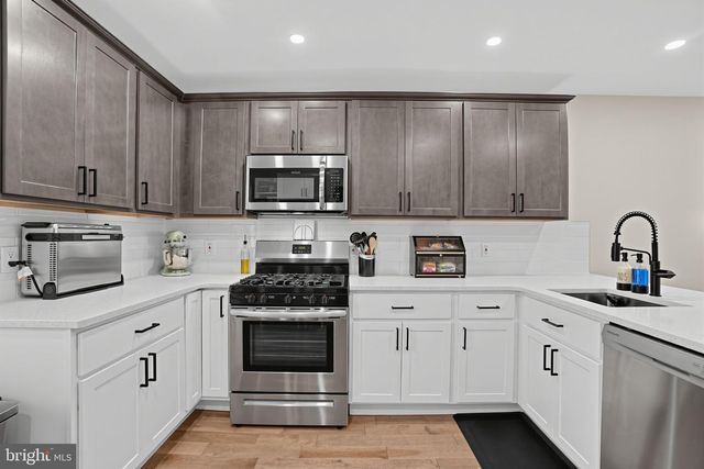 605 DUDLEY ST, Philadelphia, PA 19148