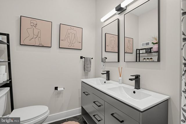 605 DUDLEY ST, Philadelphia, PA 19148