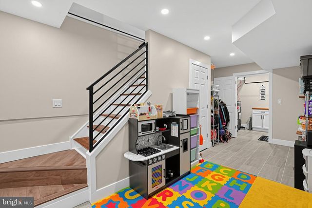 605 DUDLEY ST, Philadelphia, PA 19148