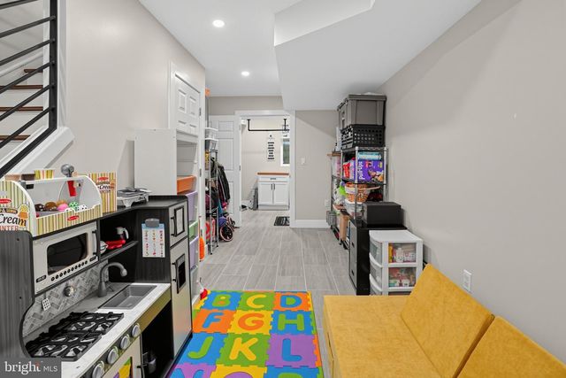 605 DUDLEY ST, Philadelphia, PA 19148