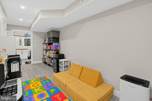 605 DUDLEY ST, Philadelphia, PA 19148