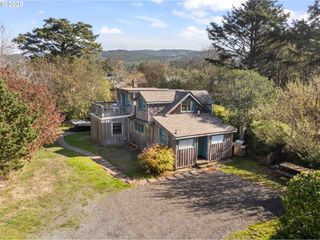 1062 S BREAKER Ave, Rockaway Beach, OR 97136
