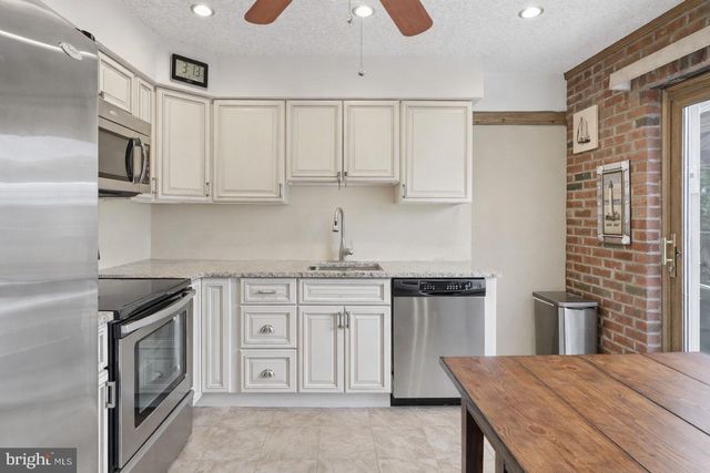 2500 ALEXIS CT, Bensalem, PA 19020