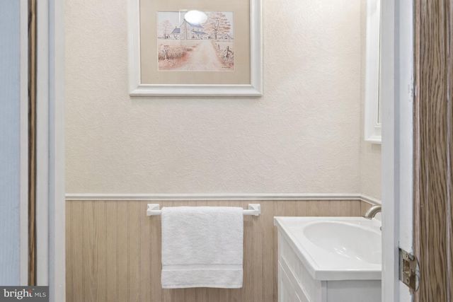 2500 ALEXIS CT, Bensalem, PA 19020